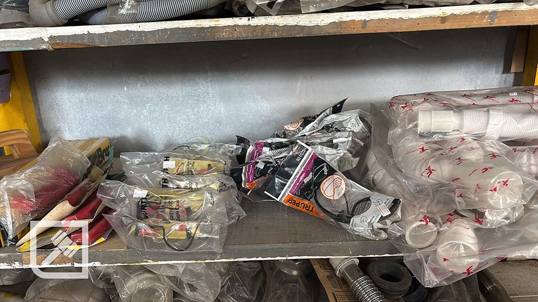 Lote de Accesorios y Repuestos para Plomería y Desagüe