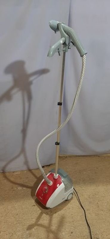 Lote siguiente: Plancha a vapor cuori raso - electrodoméstico