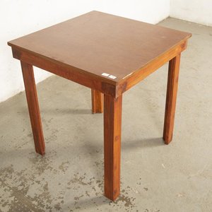Mesa de Bar Cuadrada con Detalle en Enchapado y Lustre - imagen 3