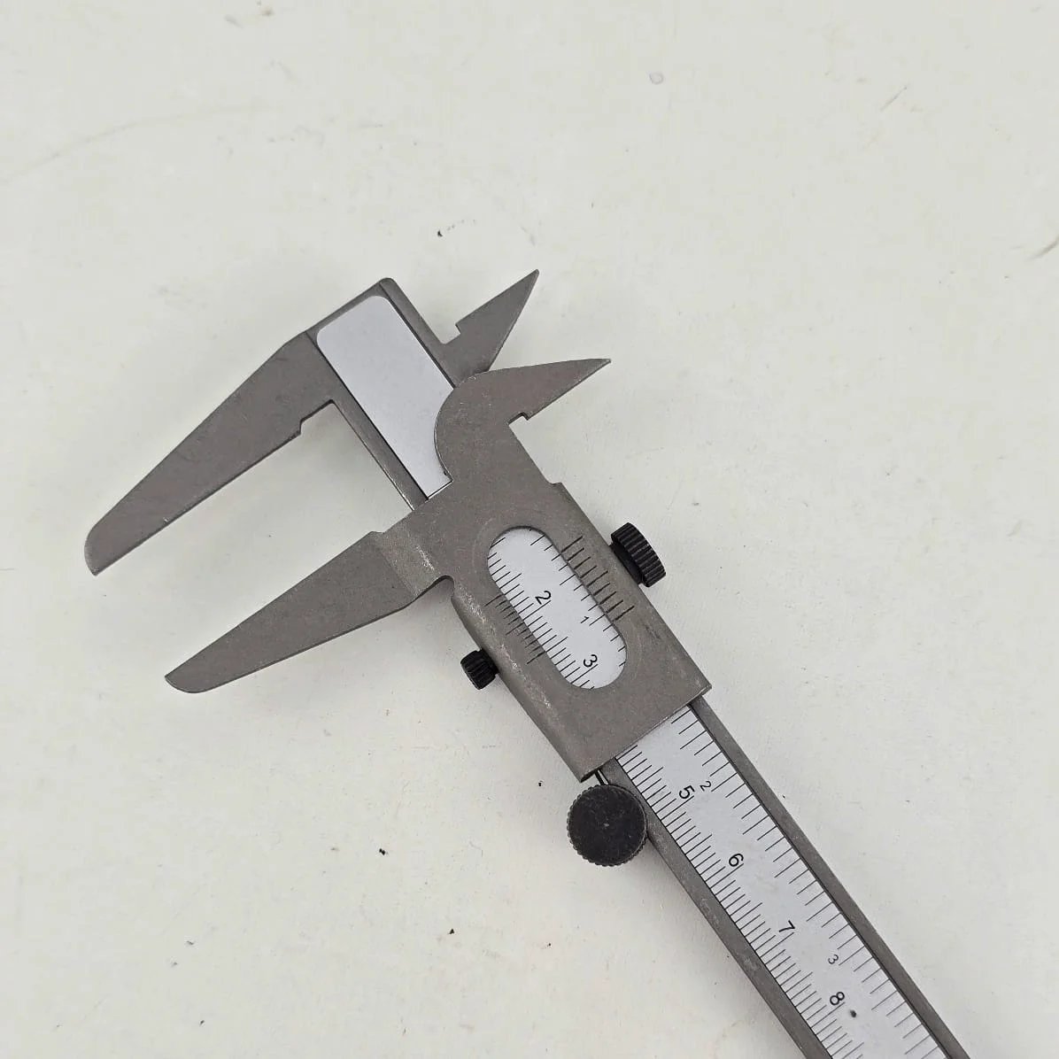 Calibrador metálico de precisión - imagen 2