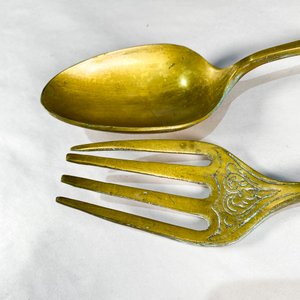 Cuchara y Tenedor de Bronce con Grabados - 30 cm - imagen 2