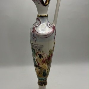 Lote siguiente: Jarrón Capodimonte con Escena Clásica, 27 cm