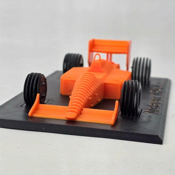 Modelo McLaren MP4/4 Naranja 3D - imagen 1