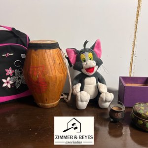 Lote anterior: Mochila Negra con Flores, Tambor de Madera y Peluche Tom y Jerry