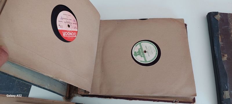 Gran lote de discos y accesorios en buen estado - imagen 6