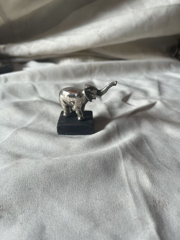 Figurita de elefante bañada en plata - imagen 3