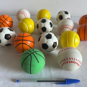 Lote siguiente: Lote de Pelotas Deportivas Variadas