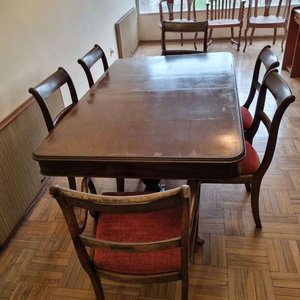 Juego de Comedor Extensible de Madera con Seis Sillas Tapizadas - imagen 2