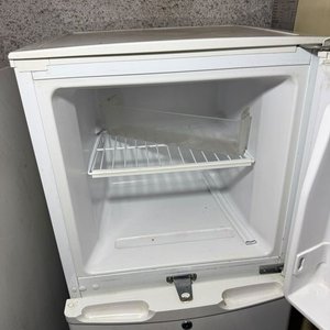 Heladera James con Freezer - imagen 6