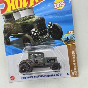 Hot Wheels Ford A "Dirt Mordus de Poussière" 2025 - imagen 2