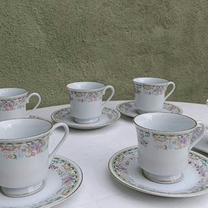 Juego de 6 Tazas con Platillos de Porcelana con Diseño Floral - imagen 2