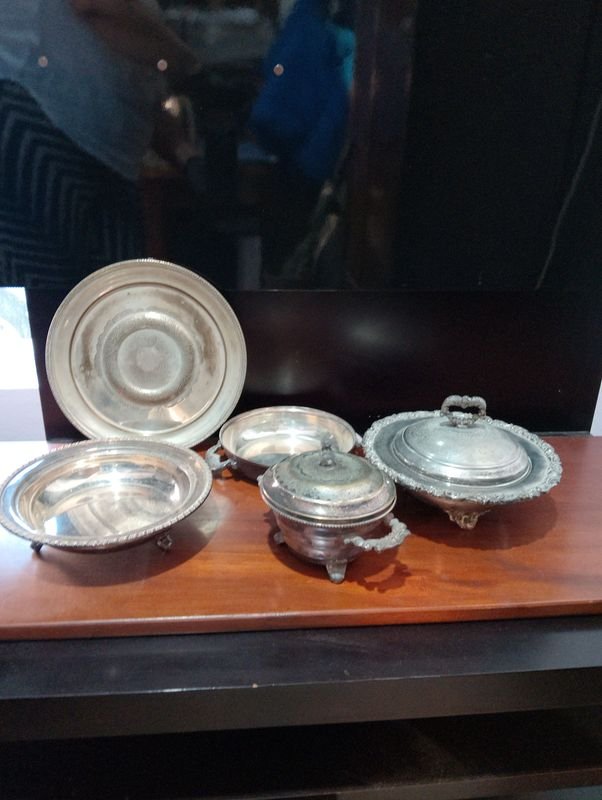 Lote anterior: Lote de fuentes en platina de 5 unidades