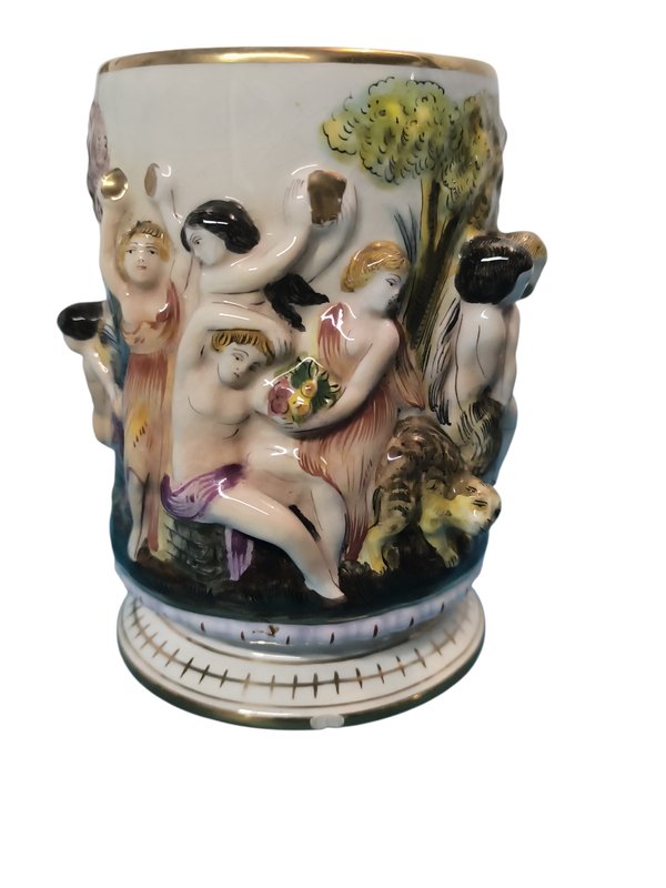 JARRA DECORATIVA CAPODIMONTE EN RELIEVE CON ESCENA MITOLÓGICA - imagen 4