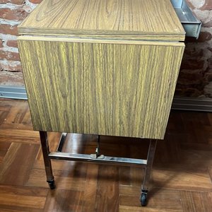Mesa Auxiliar Extensible con Ruedas y Cajón - imagen 5