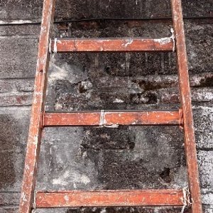 Escalera de Madera Antigua - imagen 2