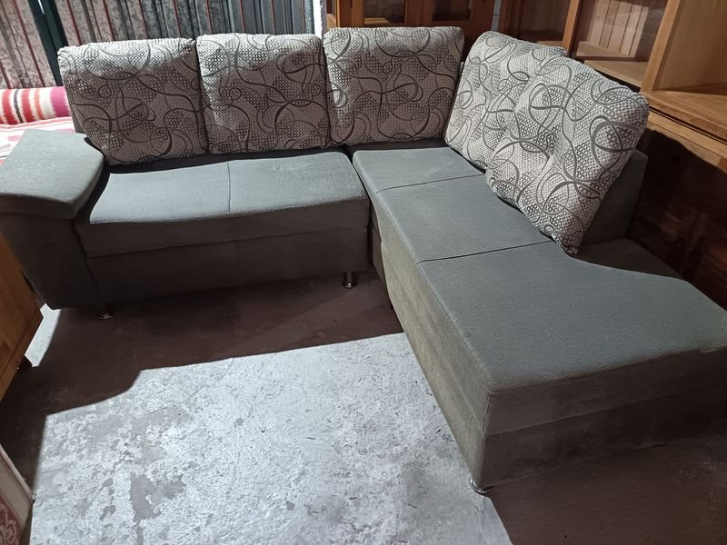 Juego de Living en L Gris con Estampado Geométrico