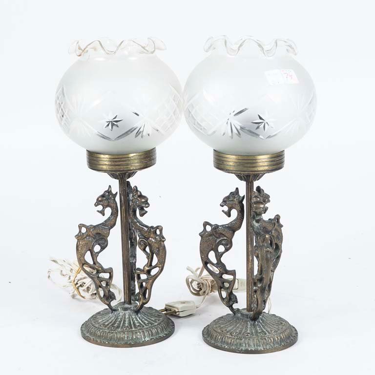 Lote anterior: Lámparas de sobremesa en bronce y cristal con pantalla globo