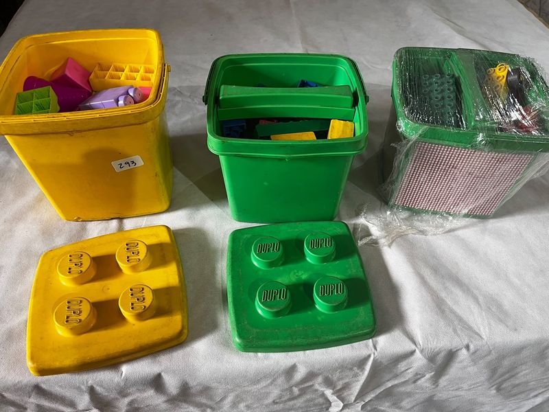 3 Cubos con Bloques de Construcción tipo LEGO Duplo