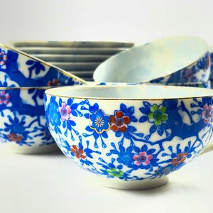 Juego de 20 Tazas y Platillos de Porcelana Azul Floral "Made in Japan" - imagen 3