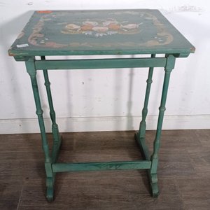 Lote siguiente: Mesa Auxiliar Vintage Pintada a Mano con Flores