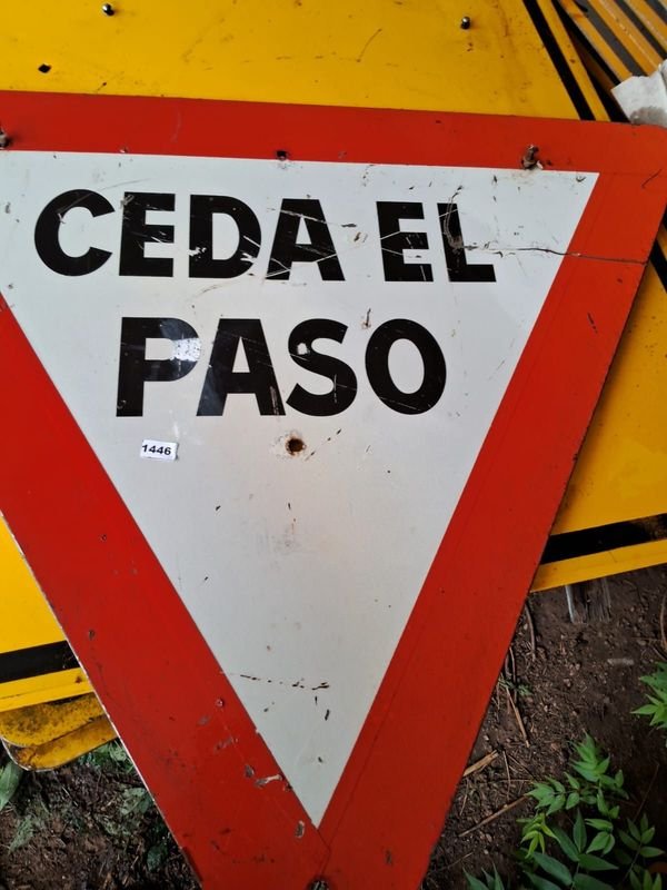 Señal de tráfico Ceda El Paso - imagen 5