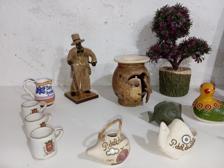Piezas decorativas en cerámica y otros materiales - imagen 5
