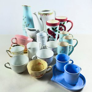 Jarra, Tetera y Tazas de Cerámica Celeste y Otros Colores - imagen 1