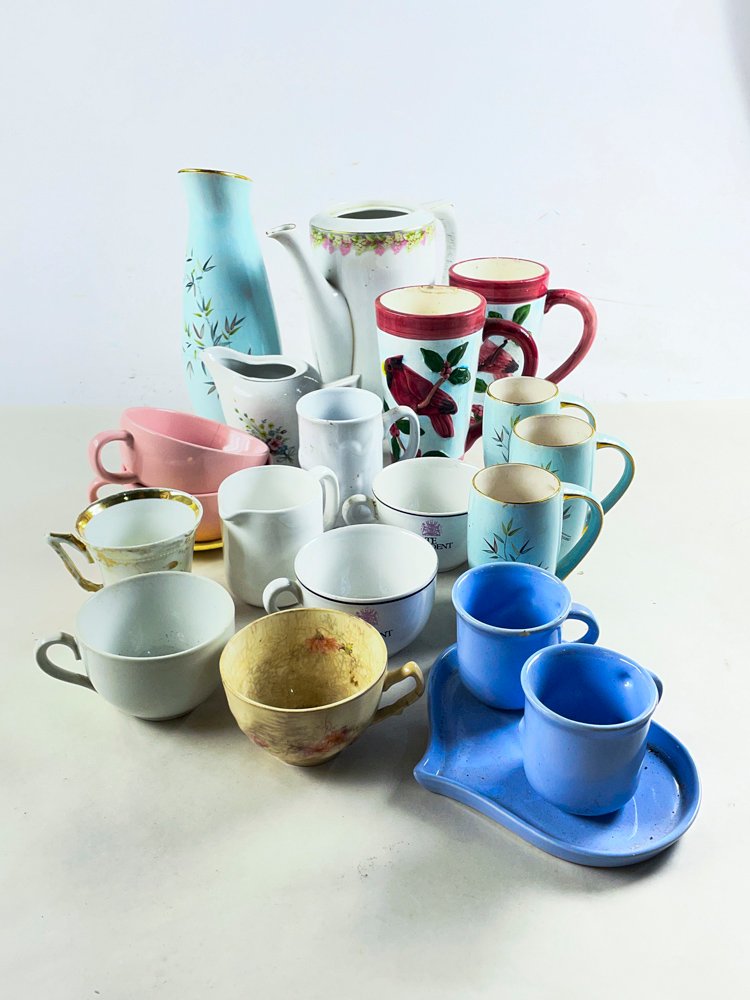 Jarra, Tetera y Tazas de Cerámica Celeste y Otros Colores