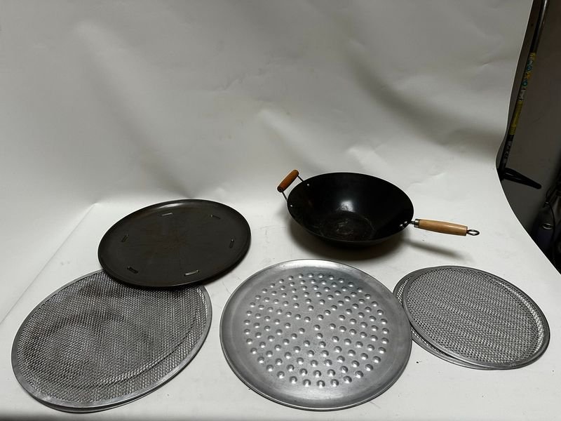 Set de Wok y Asaderas Redondas Metálicas