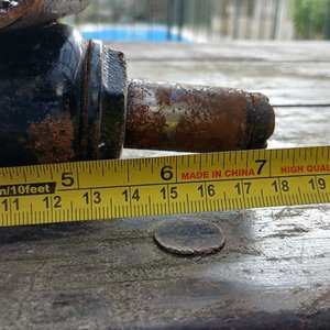 Gato Hidráulico de Botella 2 Toneladas con Llave Cruz Universal - imagen 5
