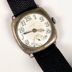 Reloj Pulsera Vulcain Unisex Caja de Plata con Malla de Tela - imagen 3