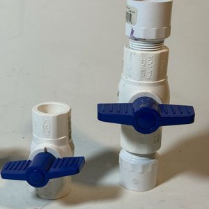 Lote de Canillas: Bronce y PVC con Válvulas Azules - imagen 4