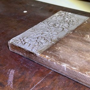 Bandejas Organizadoras de Madera con Diseño Floral y Terminal Metálico - imagen 4