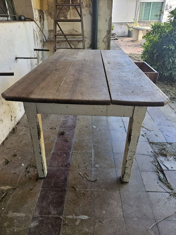 Mesa de campo en buen estado - imagen 2
