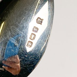 Lote de 4 Cucharitas de Plata Inglesa con Esmalte y Escudos - imagen 5