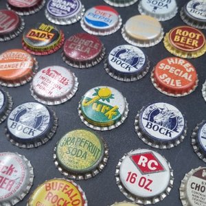 Lote de Tapitas Metálicas Usadas con Corcho - imagen 5