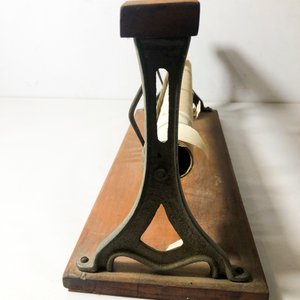 Porta Rollos de Hierro y Madera para Papel - imagen 2