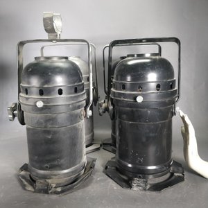 Lote de 4 Tachos Reflectores Vintage Sin Lámparas - imagen 4