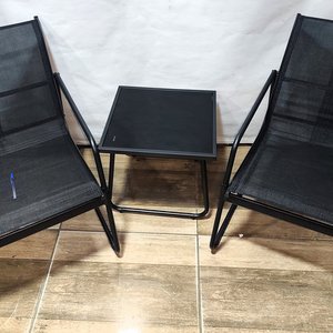 Juego de Patio Negro: 2 Sillones y Mesa con Tapa de Vidrio - imagen 3