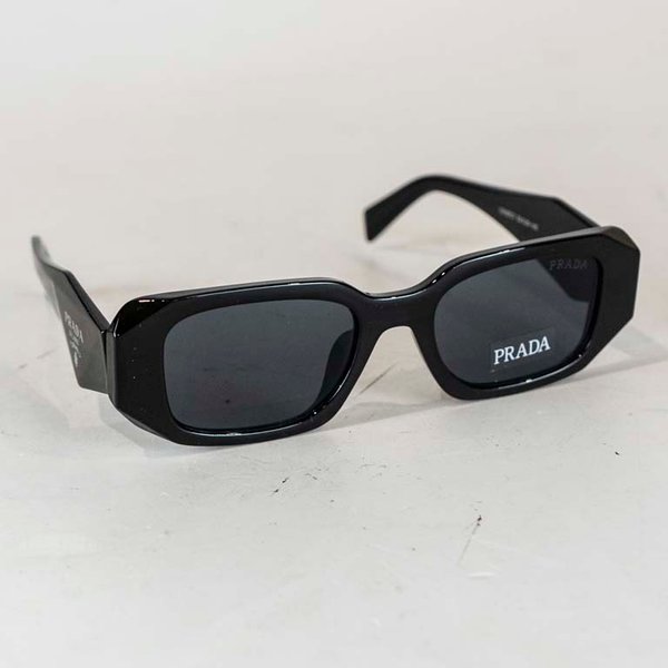 Lentes de sol de PRADA de excelente calidad