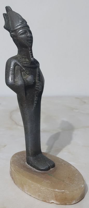 Estatuilla del Dios Osiris en metal, sobre base de Mármol - imagen 2