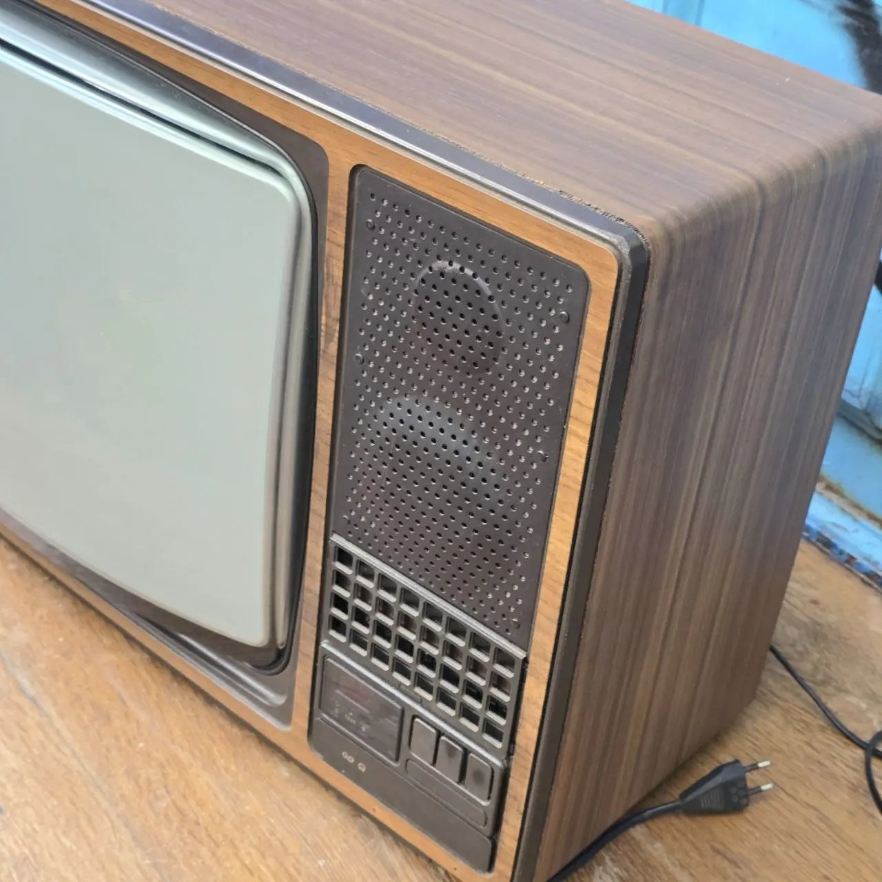 Televisión de color vintage de 20 pulgadas - imagen 3
