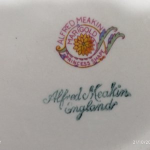 Lote de Loza y Porcelana Inglesa: Tetera, Compotera, Fuente Ovalada y Frutera - imagen 11