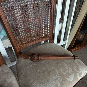 Par de Sillas Estilo Inglés con Respaldo de Caño y Asiento Estampado - imagen 4