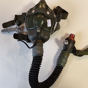 Mascarilla de Oxígeno A13 NAVY Usada con Bayonetas en T - imagen 1