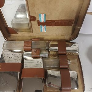 Neceser de Viaje Antiguo con 8 Piezas y Cámara "2000N" con Estuche - imagen 3