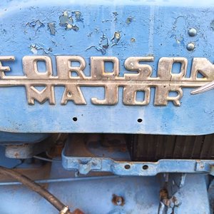 FORDSON MAJOR hay solo que ponerle bateria y andar, va con rastra, arado y disquera de 3 puntos, todo pronto para usar, el duño no dio muchas especificaciones sobre el pero parece ser del año 65 modelo fordson major E1A - imagen 4