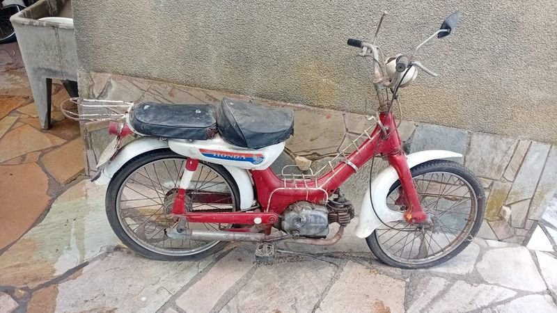 Moto Honda 50 en Buena Condición