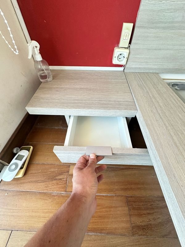Cama de 2 plazas con respaldo y mesitas incorporadas - imagen 6