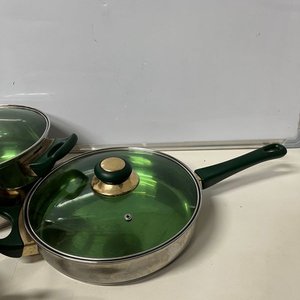 Set de Ollas y Sartén de Acero Inoxidable con Tapas Verdes - imagen 5